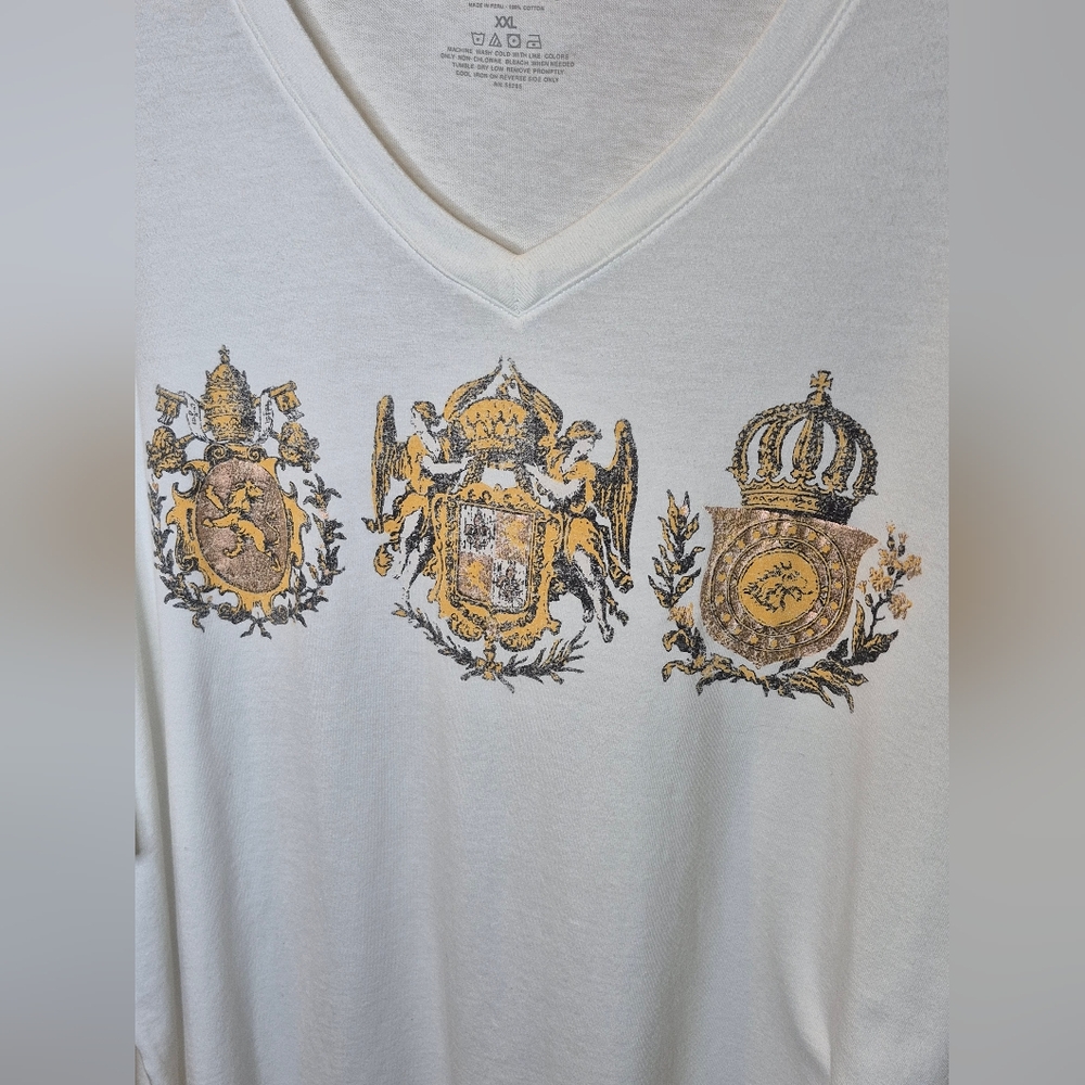 Express White Graphic V-Neck T-Shirt - Picture 10 of 12